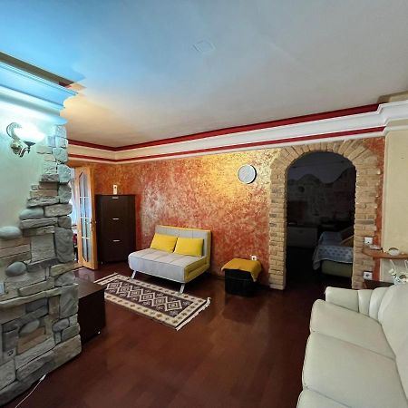 Apartament Central Търгу Нямц Екстериор снимка